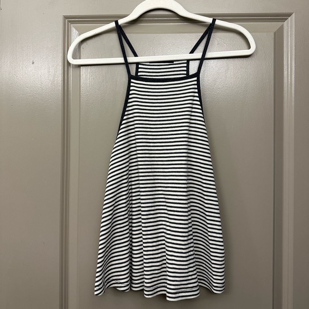 Light top, perfect for summer or a coverup!